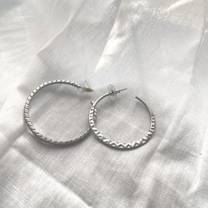 Sliver hoop earrings
